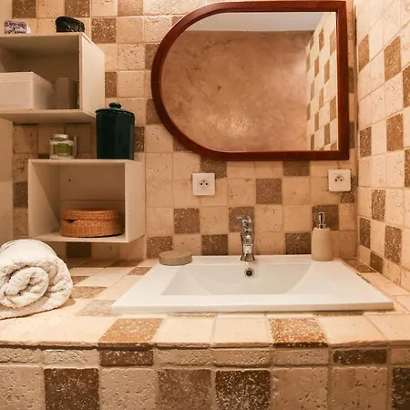 La Maison Du Petit Ecolier LʼIsle-sur-la-Sorgue Extérieur photo