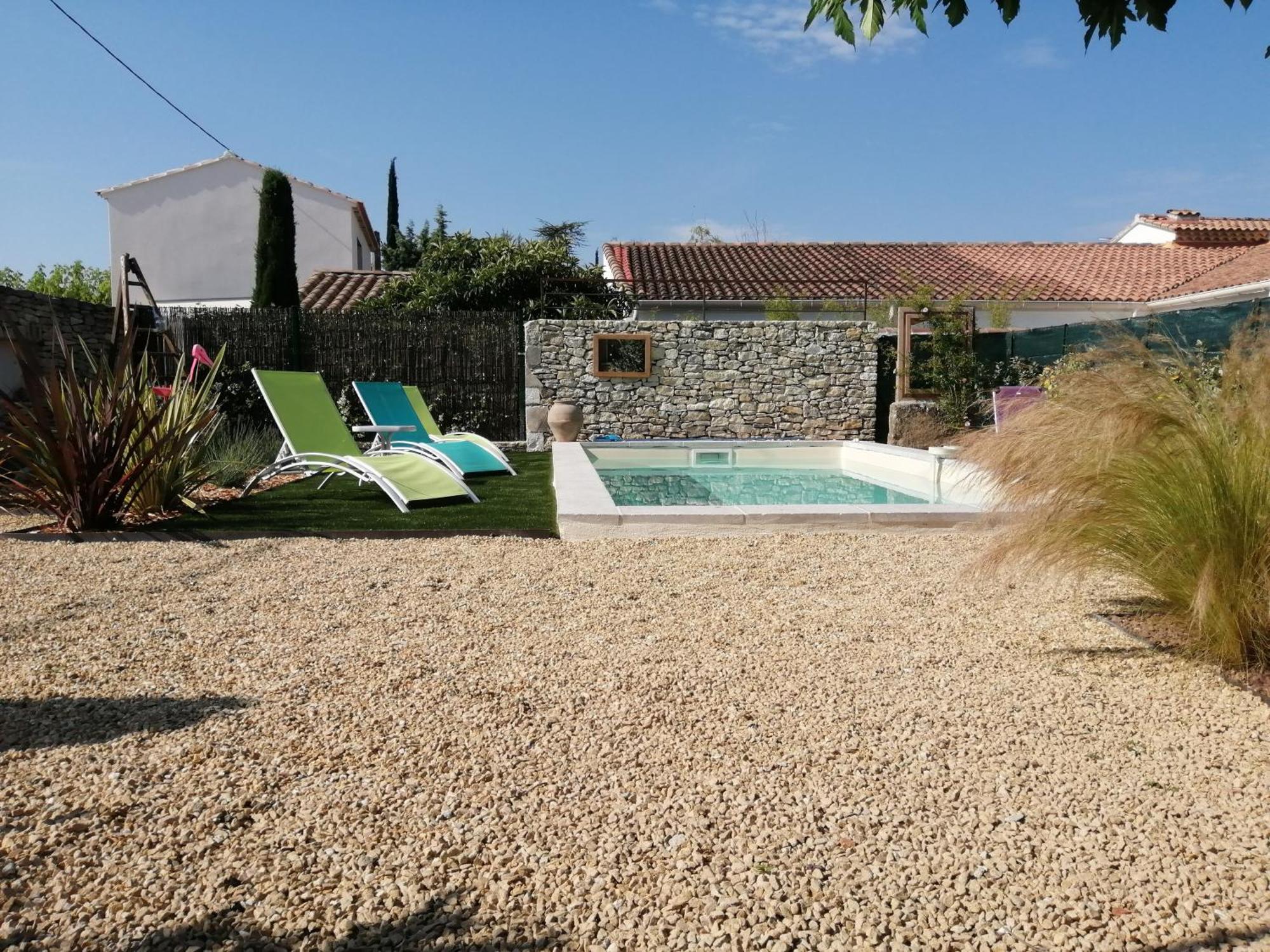 La Maison Du Petit Ecolier * LʼIsle-sur-la-Sorgue