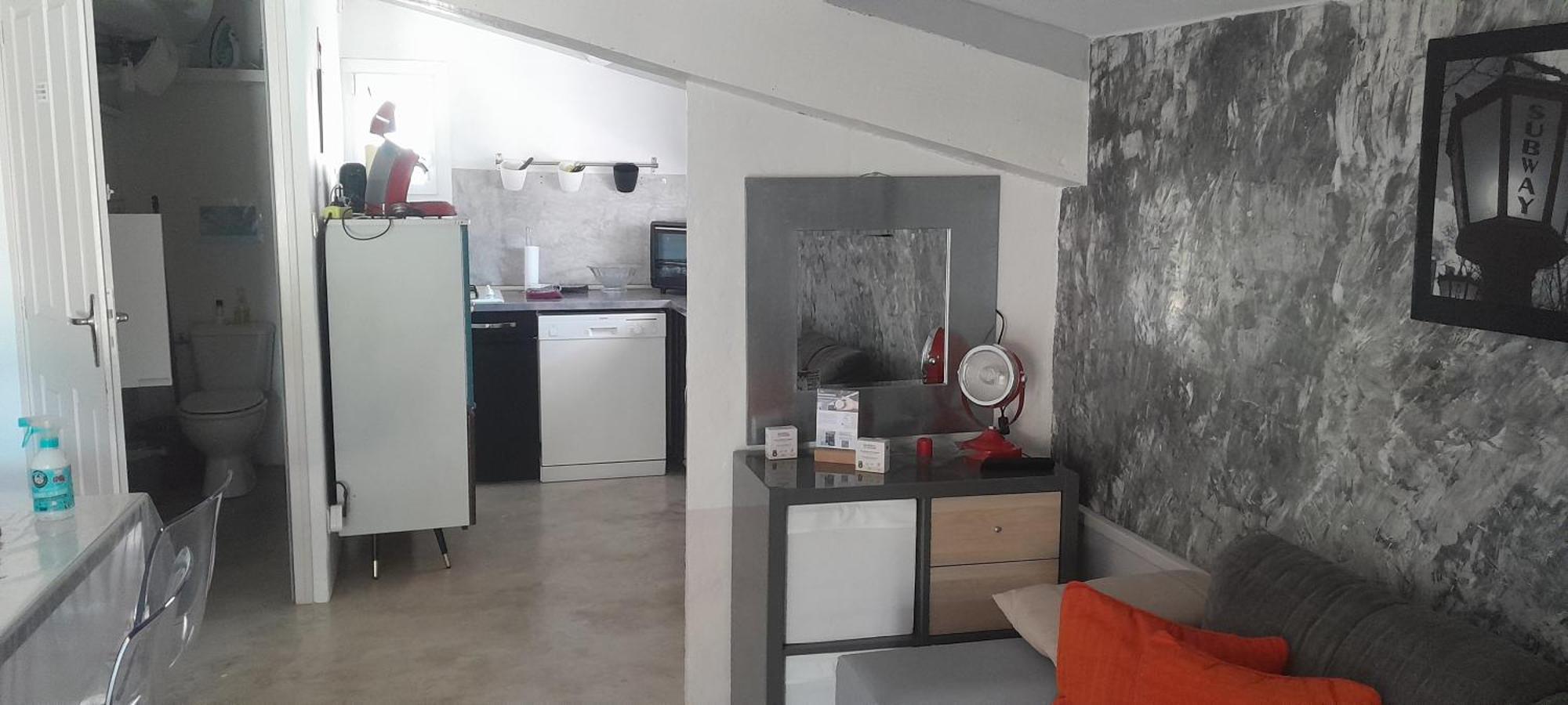 La Maison Du Petit Ecolier Hébergement de vacances LʼIsle-sur-la-Sorgue